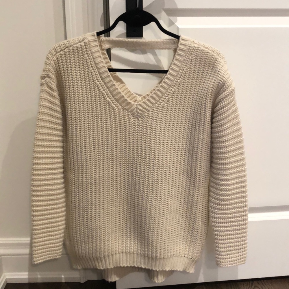 Lyla & Luxe cream sweater